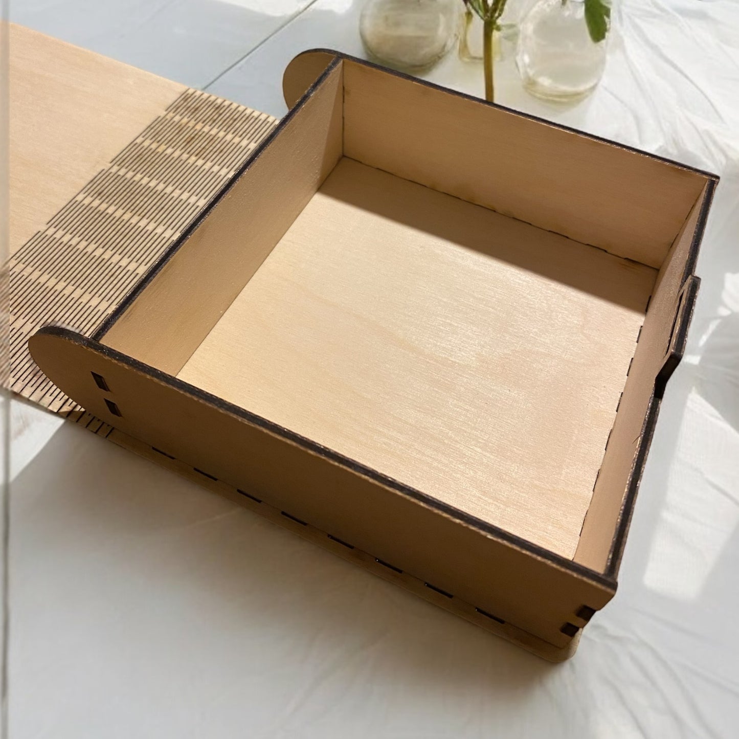 Bröllopsgåva: En Trälåda i Bokformat