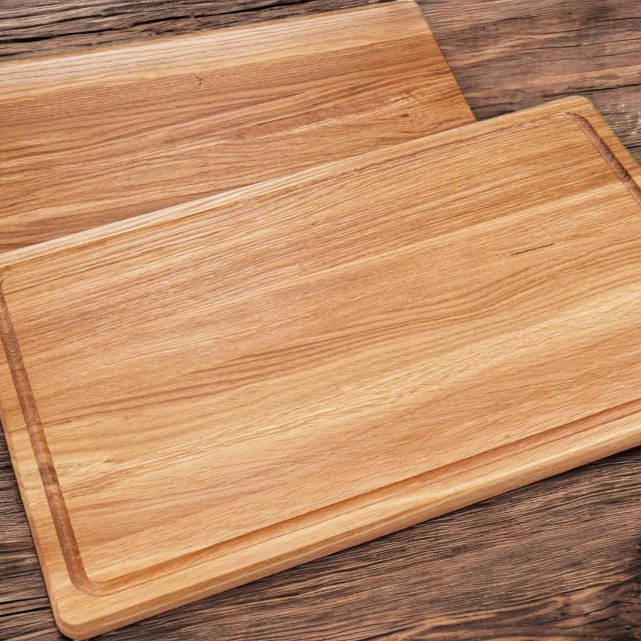 Skärbräda i oljad ek med saftspår - 50x30cm