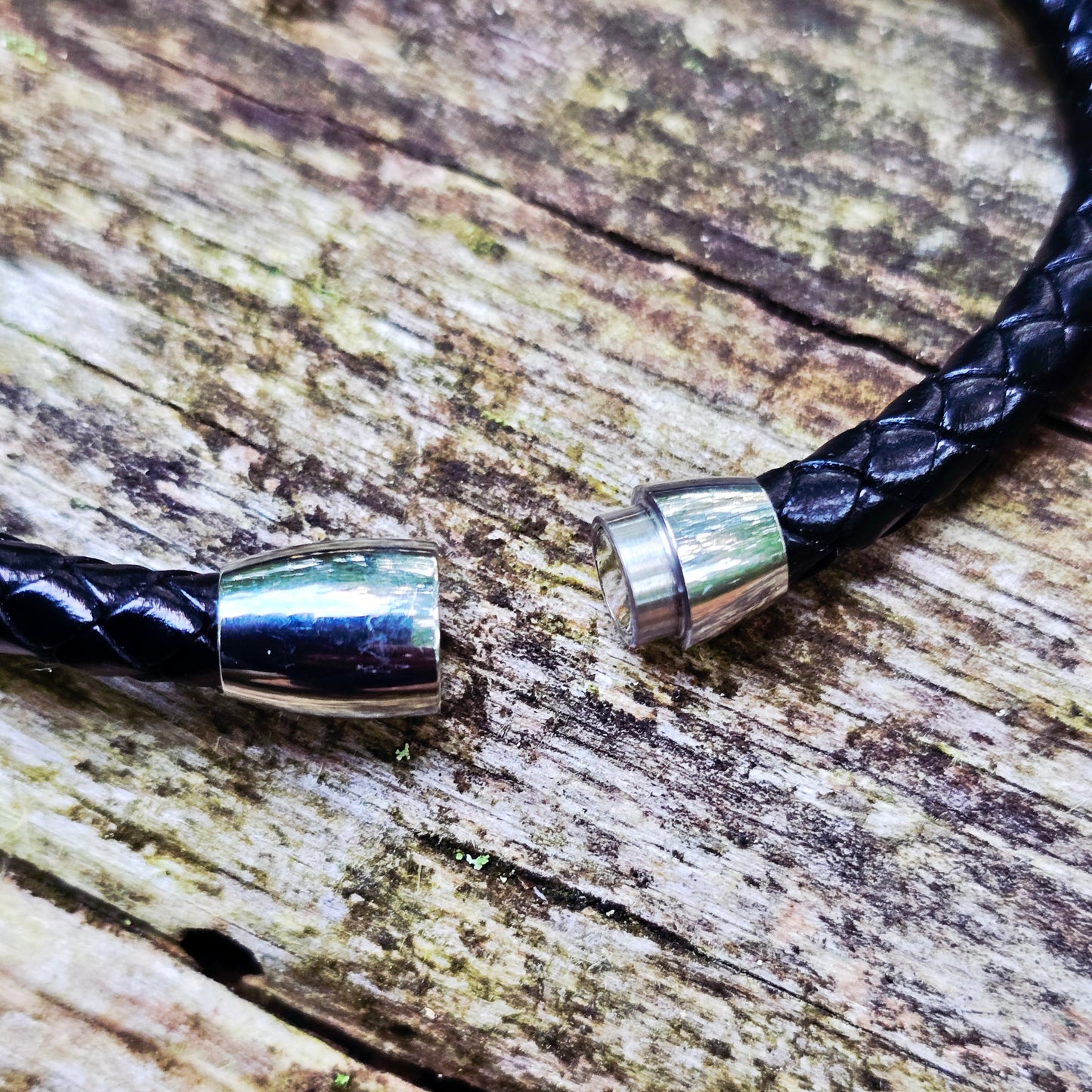 Läderarmband "Guldrunor"