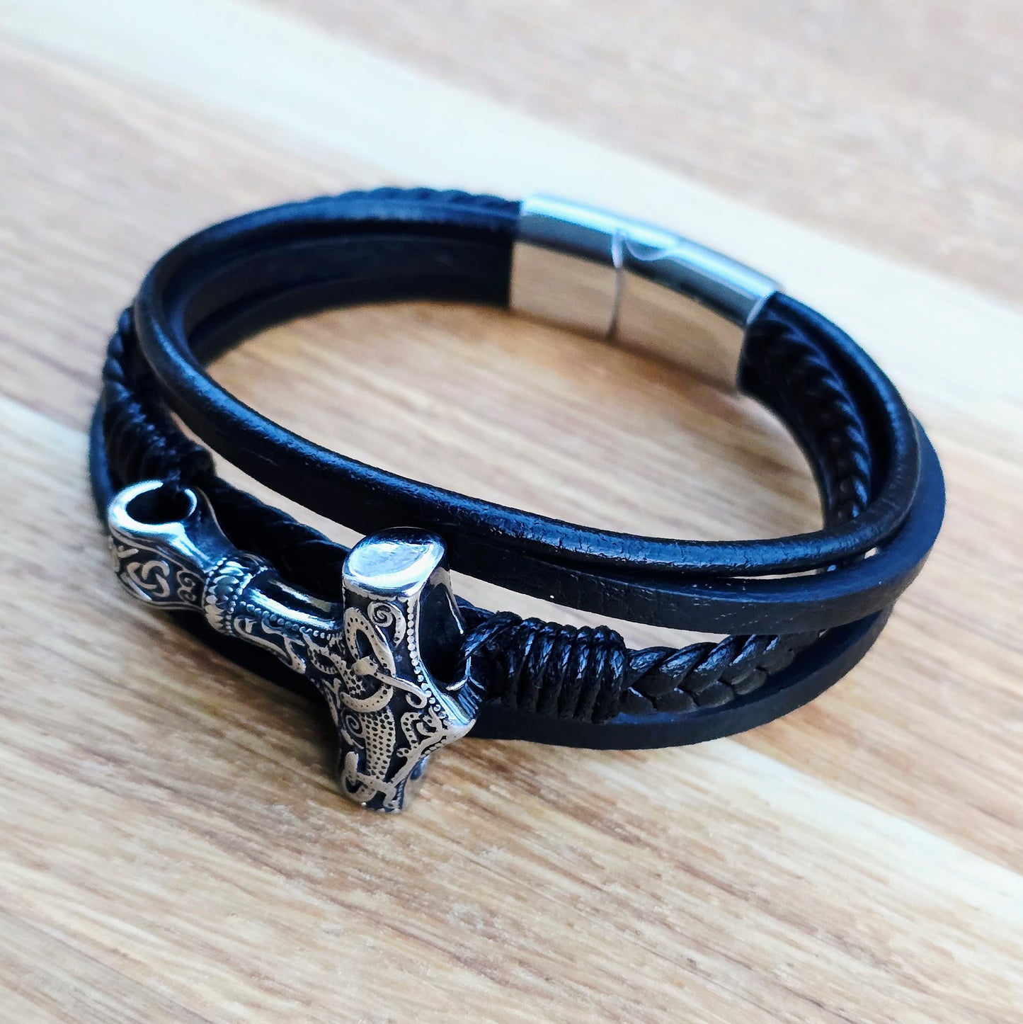 Bracelett Leather "Mjönir-fimm"