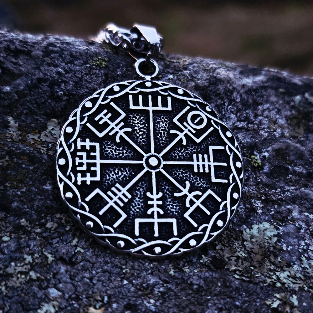 Necklace"Vegvisir Classic"