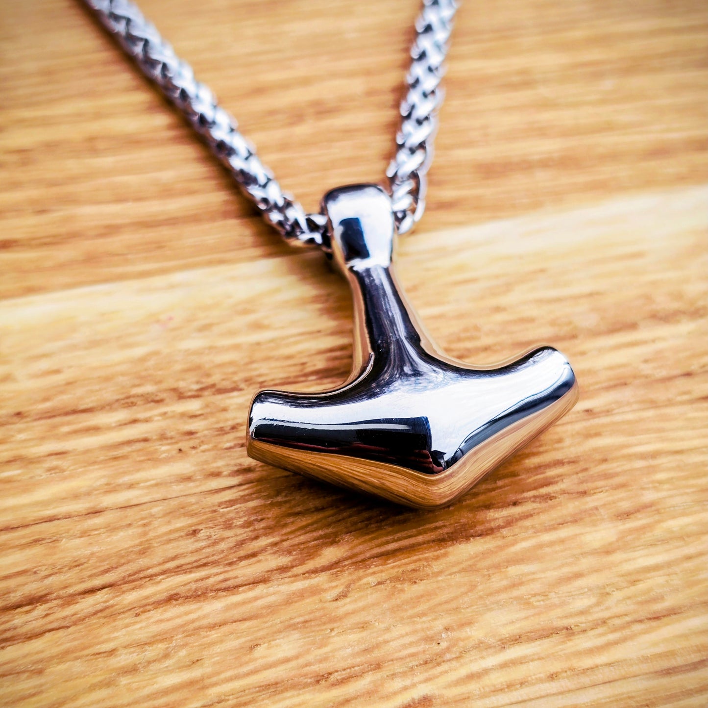 Necklace “Thor’s Hammer – Pure Elegance”