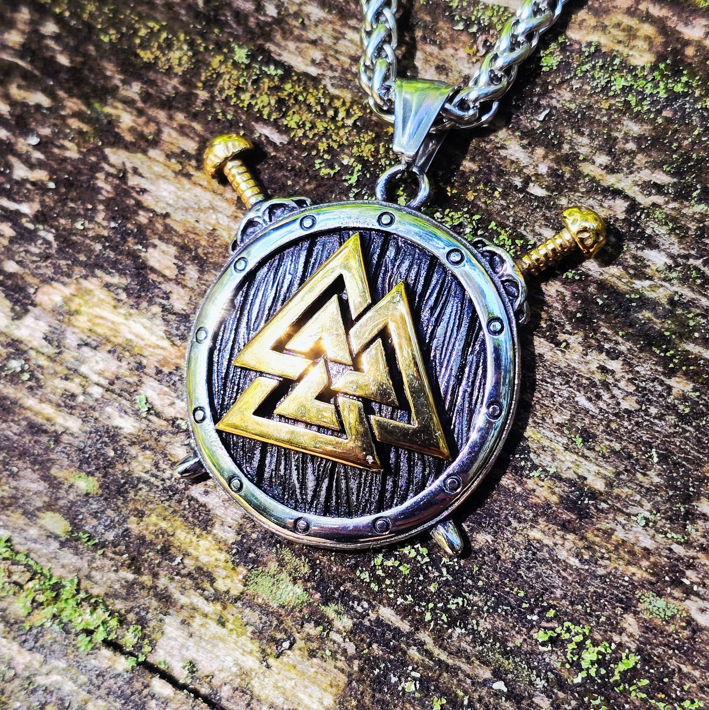 Necklace “Valknut Shield” (Dual Tone)