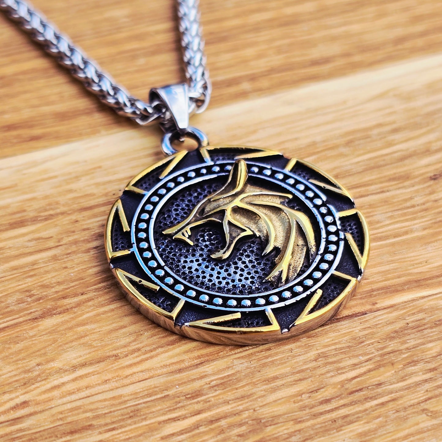Necklace “Fenrir – The Wolf of Fate” (Dual Tone)