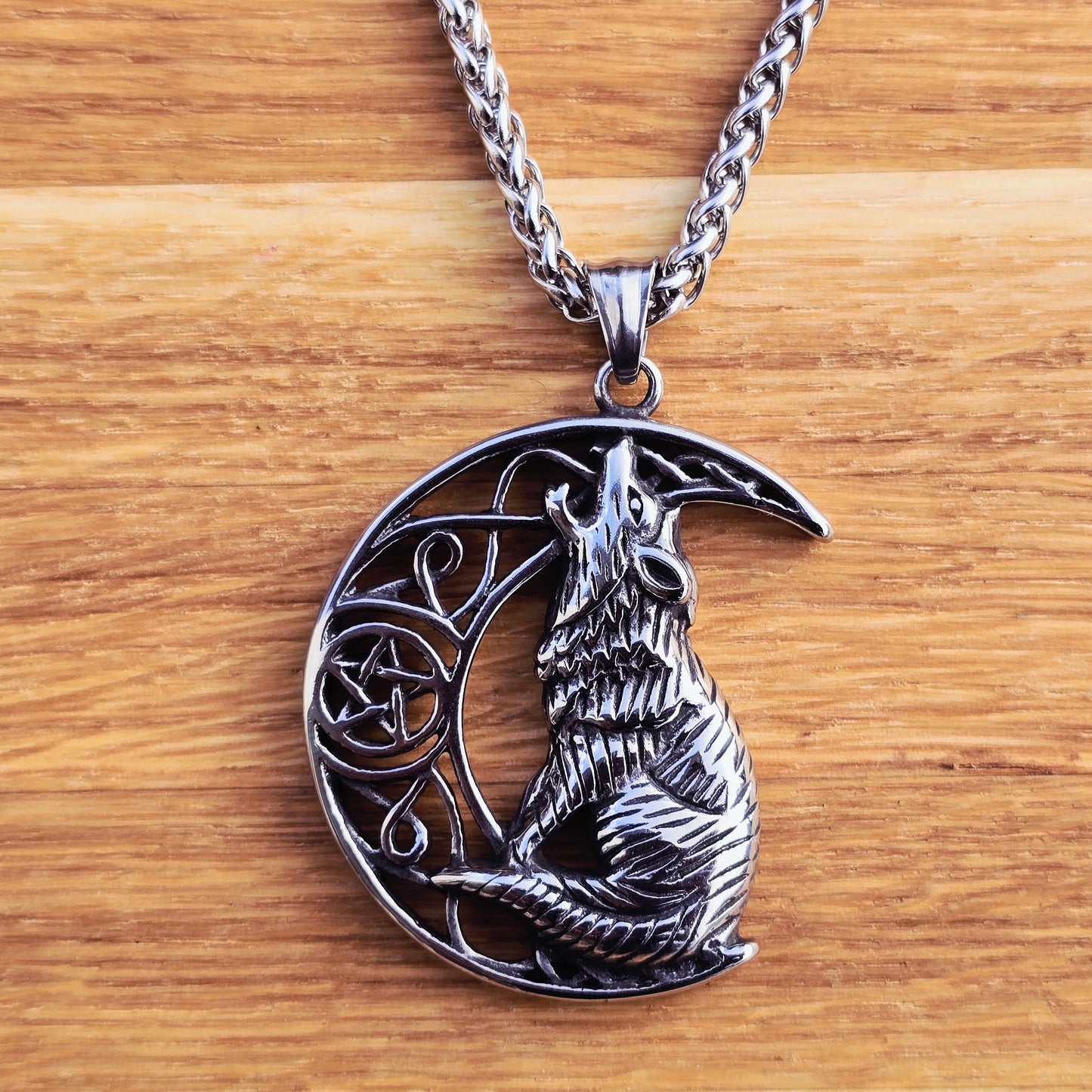Wolf Necklace "Howling 2 the moon XL"